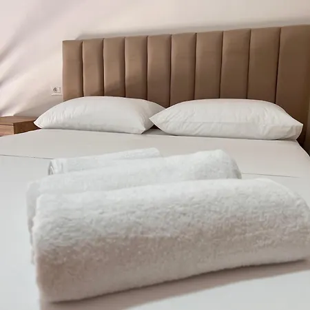 Me Qera Apartmán Golem (Tirana)